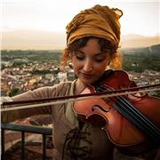 Lezioni di violino e viola, Pratica, propedeutica e storia della musica. Disponibile anche per ripetizioni e aiuto compiti materie umanistiche